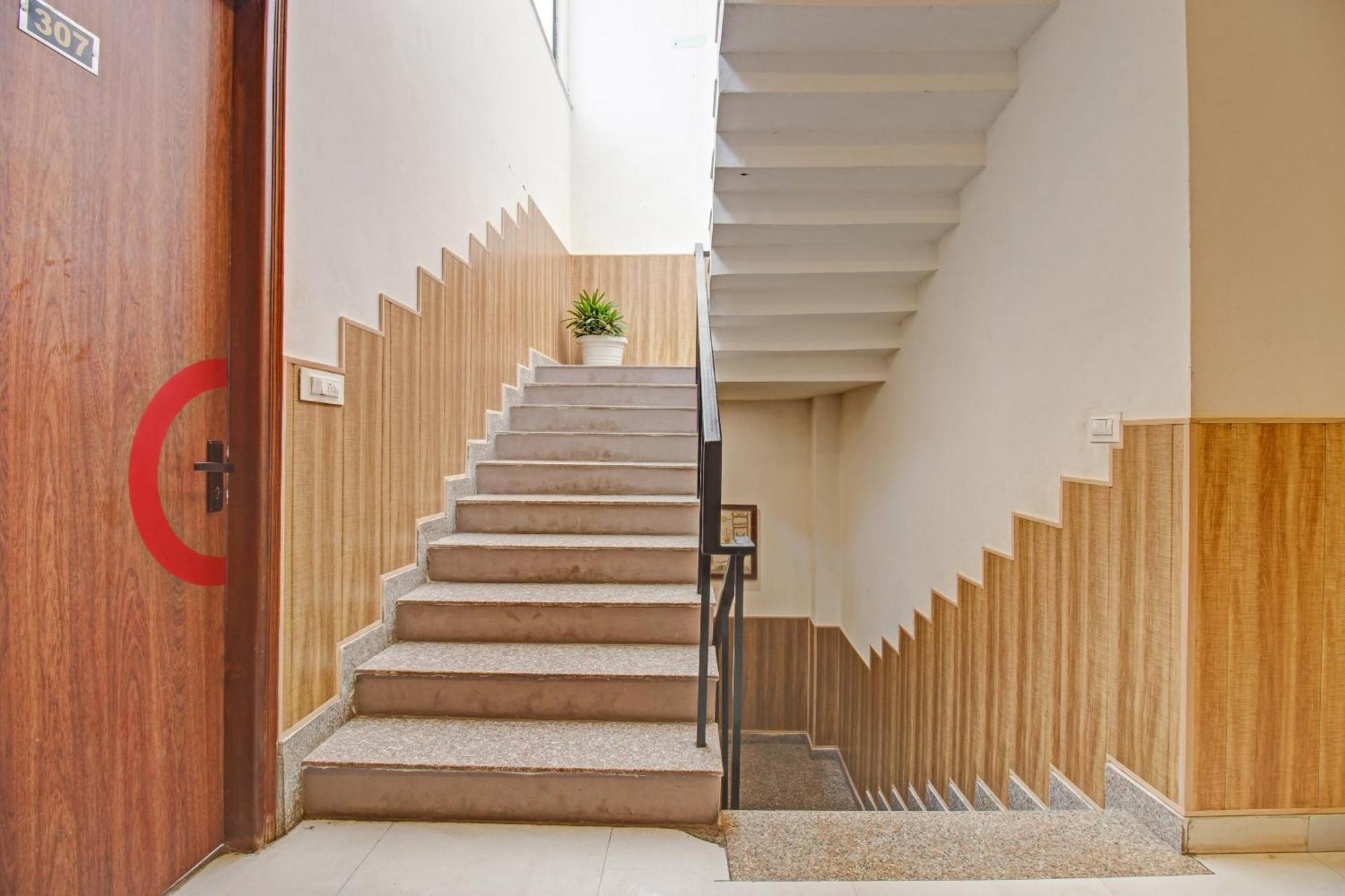 Super Townhouse Kachnar House Vikas Nagar Otel Hasanganj Dış mekan fotoğraf