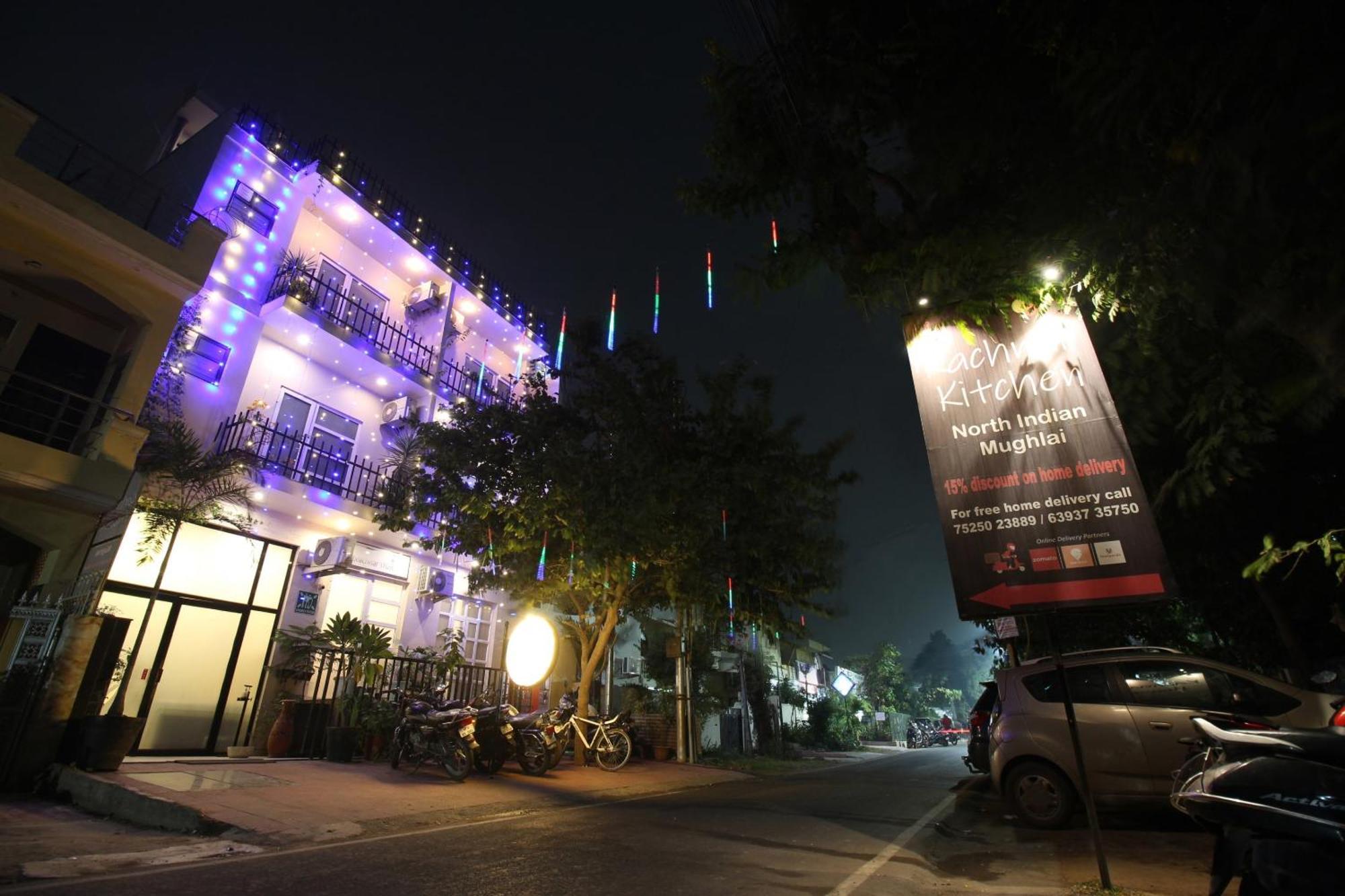 Super Townhouse Kachnar House Vikas Nagar Otel Hasanganj Dış mekan fotoğraf